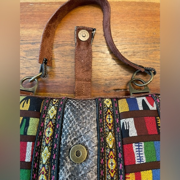 Mary Frances | Vintage Patchwork Leather Hand Bag | Hard Case | Feather/Floral - Picture 10 of 12